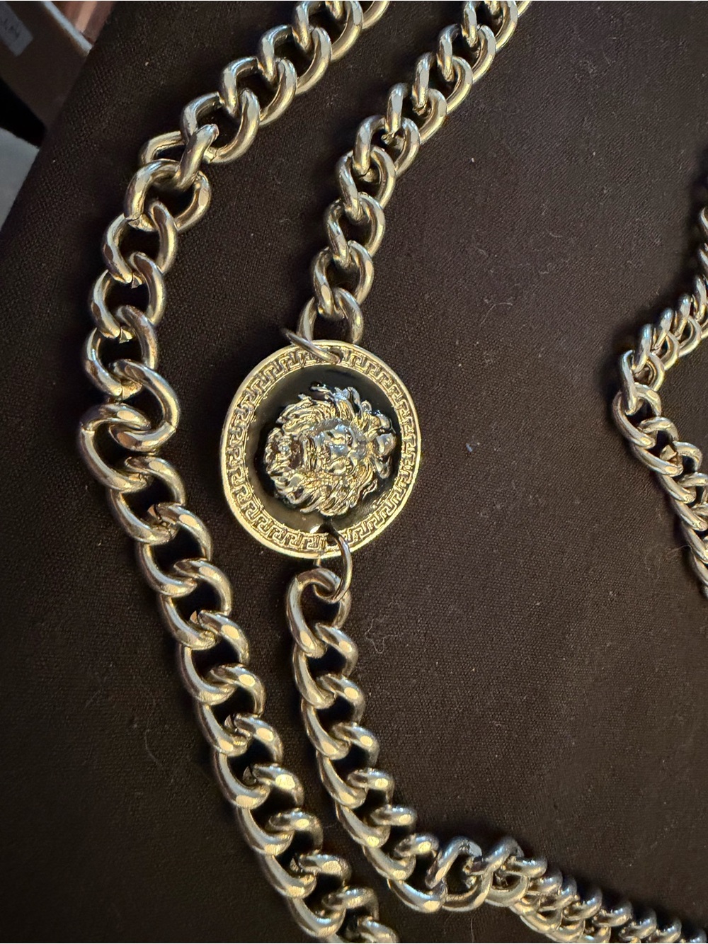 Silver-Tone Chain double Wray belt with Medallion - Picture 2 of 4